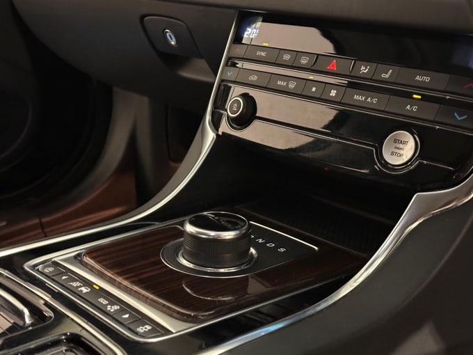 2025 Jaguar Xf