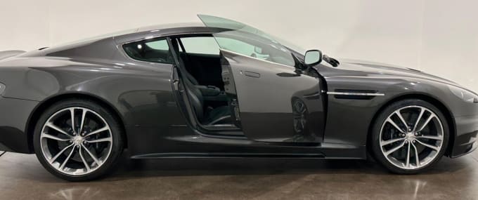 2025 Aston Martin Dbs