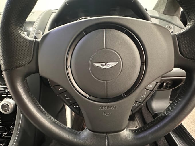 2025 Aston Martin Dbs