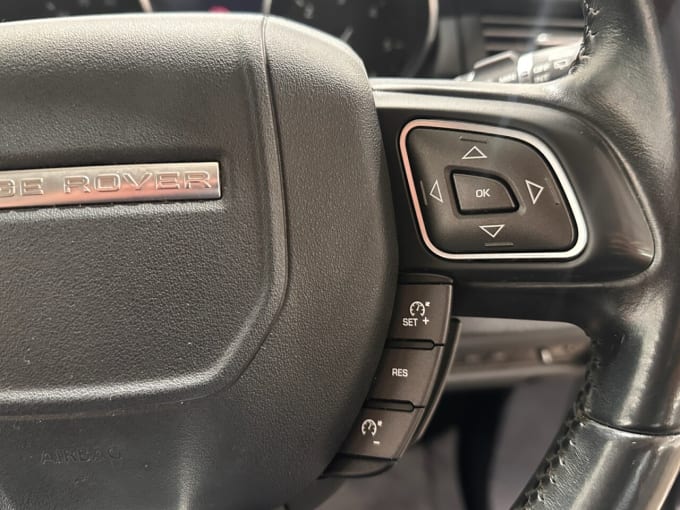 2025 Land Rover Range Rover Evoque