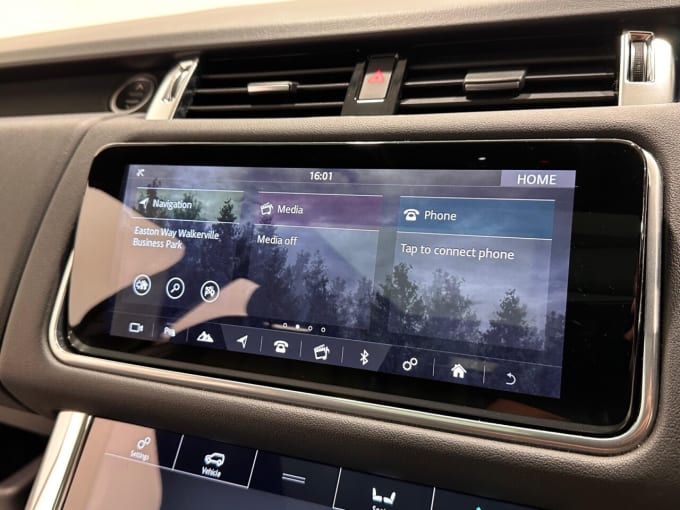 2025 Land Rover Range Rover Sport