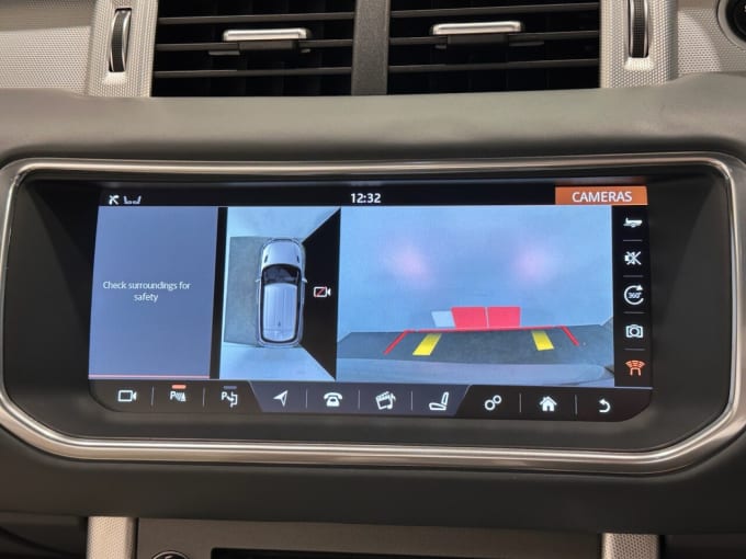 2025 Land Rover Range Rover Evoque