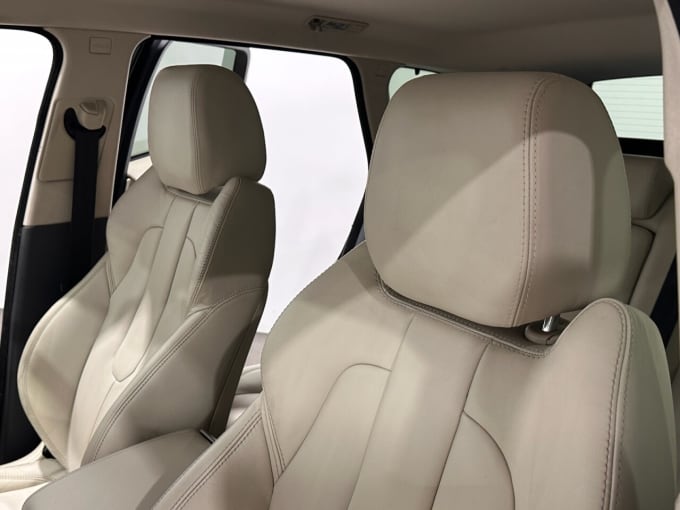 2025 Land Rover Range Rover Evoque