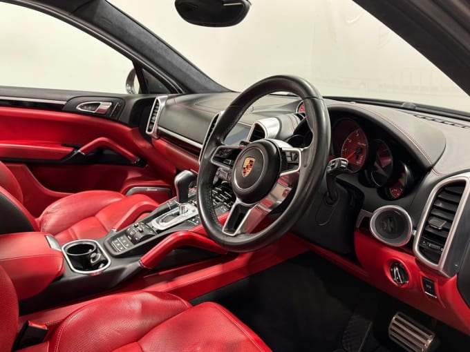 2025 Porsche Cayenne