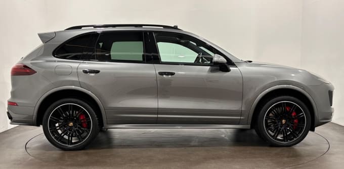 2025 Porsche Cayenne