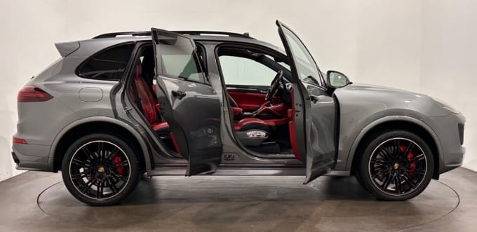 2025 Porsche Cayenne