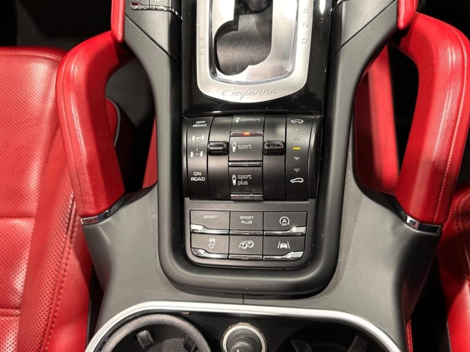 2025 Porsche Cayenne