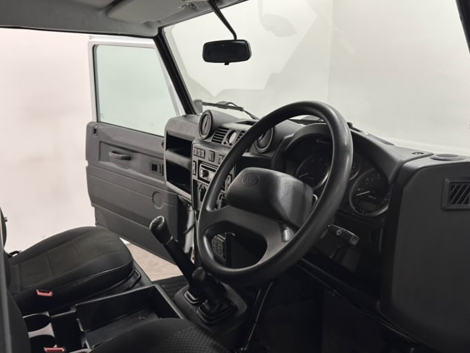 2025 Land Rover Defender