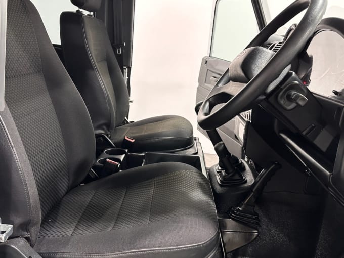 2025 Land Rover Defender
