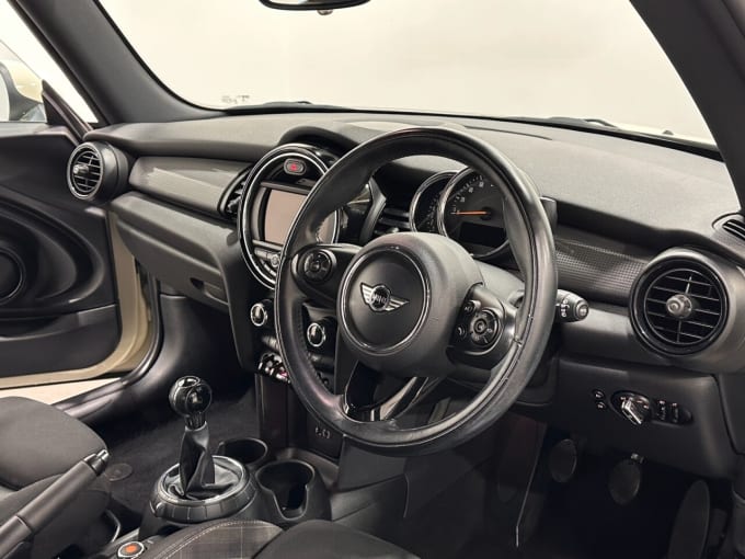2025 Mini Hatch