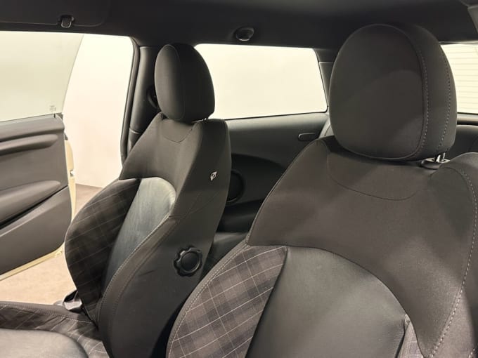 2025 Mini Hatch