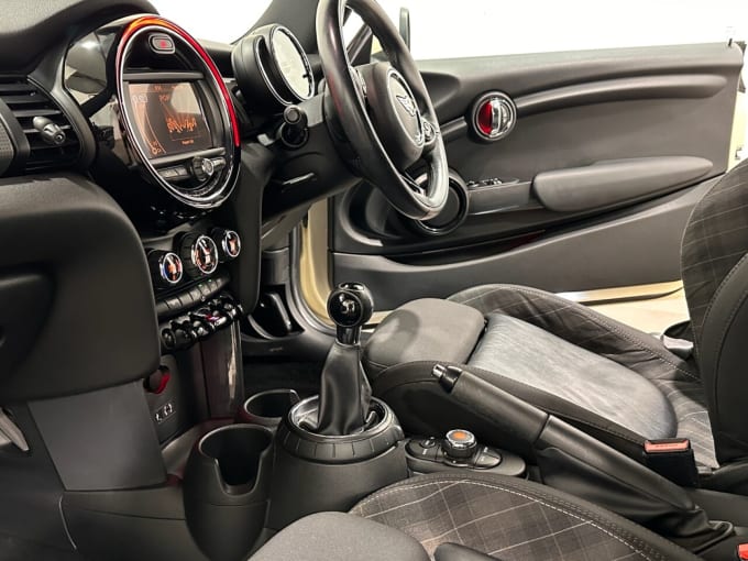 2025 Mini Hatch