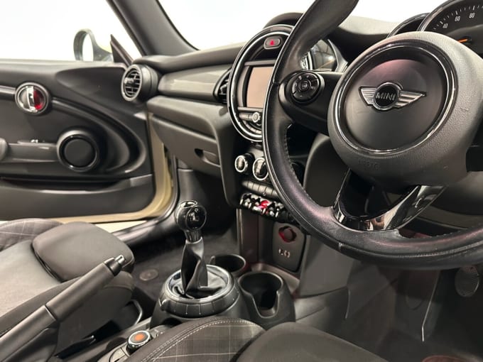 2025 Mini Hatch