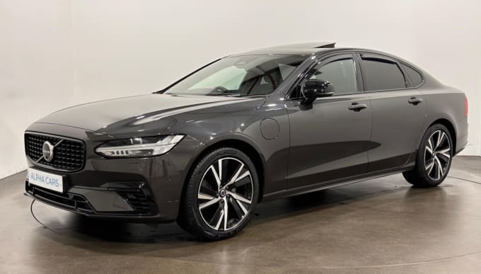 2022 Volvo S90