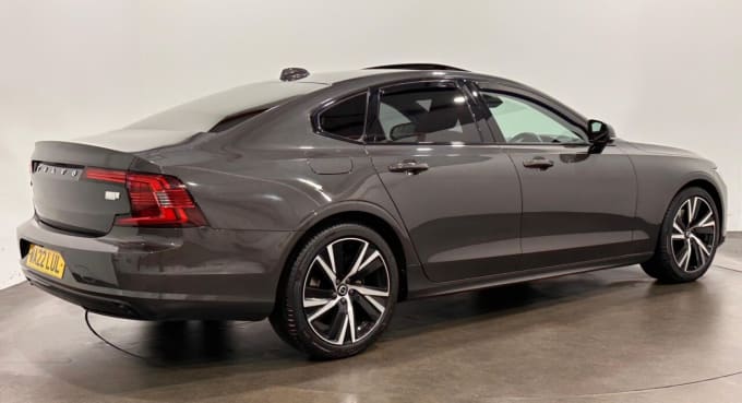 2022 Volvo S90