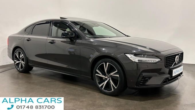 2022 Volvo S90