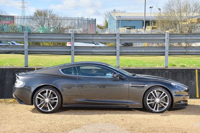 2025 Aston Martin Dbs