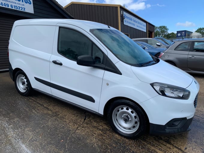 2025 Ford Transit Courier