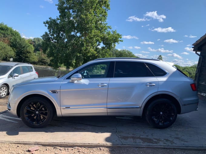 2025 Bentley Bentayga