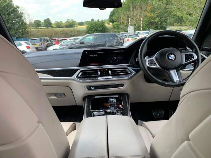 2025 BMW X7