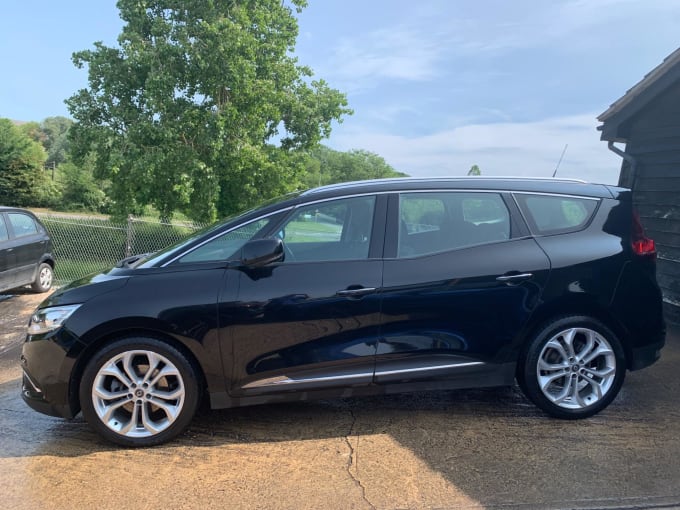 2025 Renault Grand Scenic