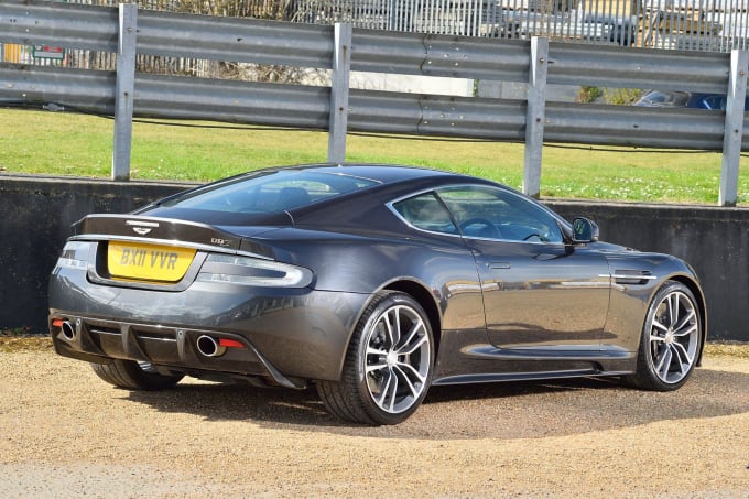 2025 Aston Martin Dbs