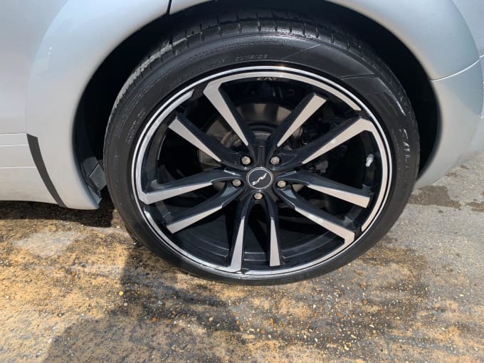 2025 Land Rover Range Rover Velar