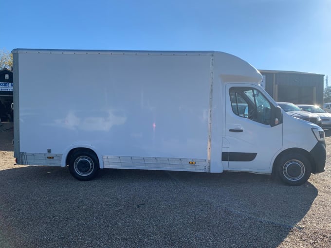 2024 Renault Master