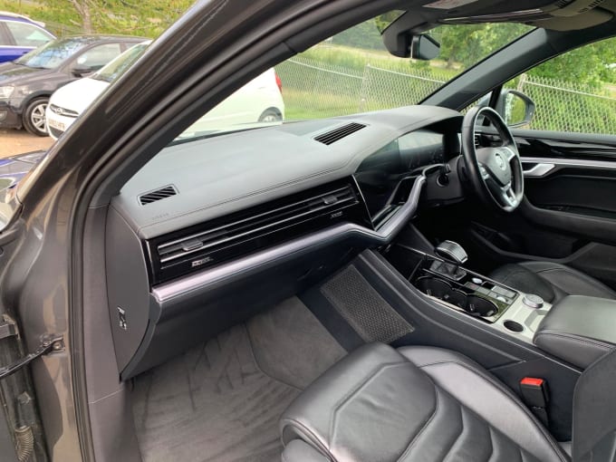 2025 Volkswagen Touareg