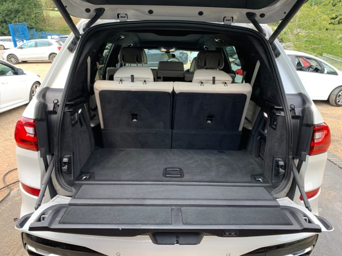 2025 BMW X7
