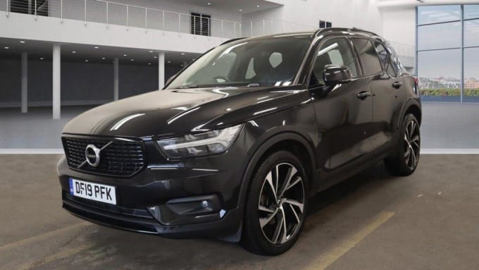 2025 Volvo Xc40