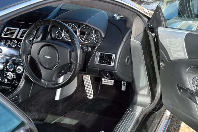 2025 Aston Martin Dbs