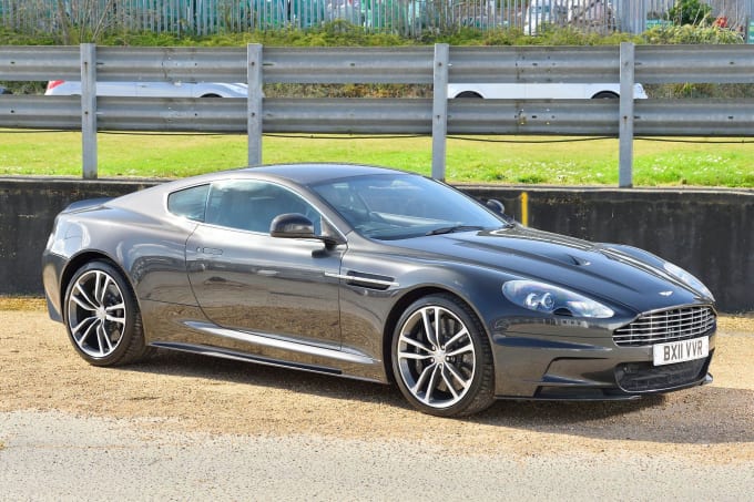 2025 Aston Martin Dbs