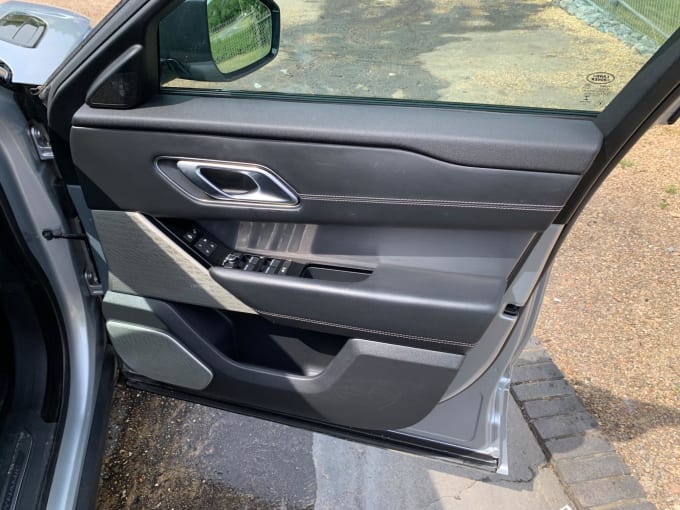 2025 Land Rover Range Rover Velar