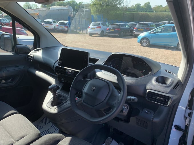 2025 Peugeot Partner