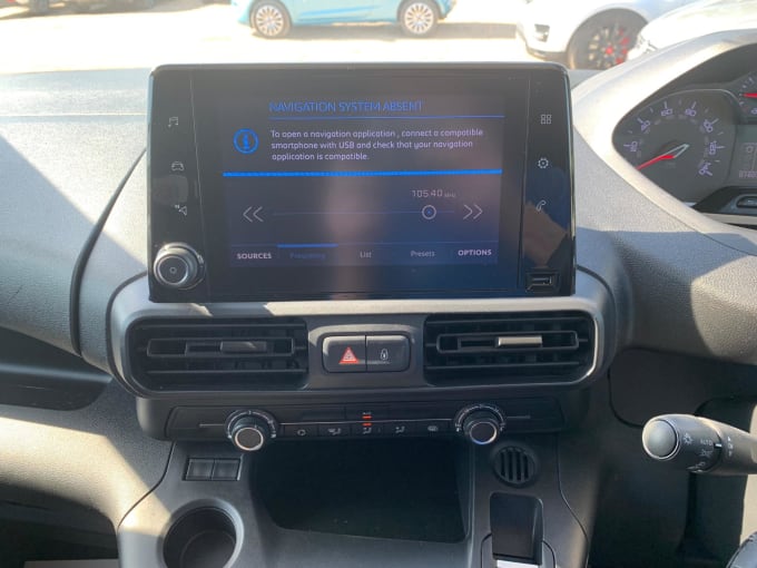 2025 Peugeot Partner