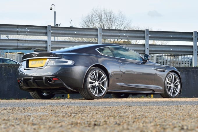 2025 Aston Martin Dbs