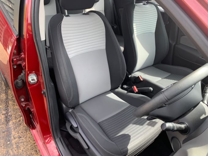 2025 Toyota Yaris