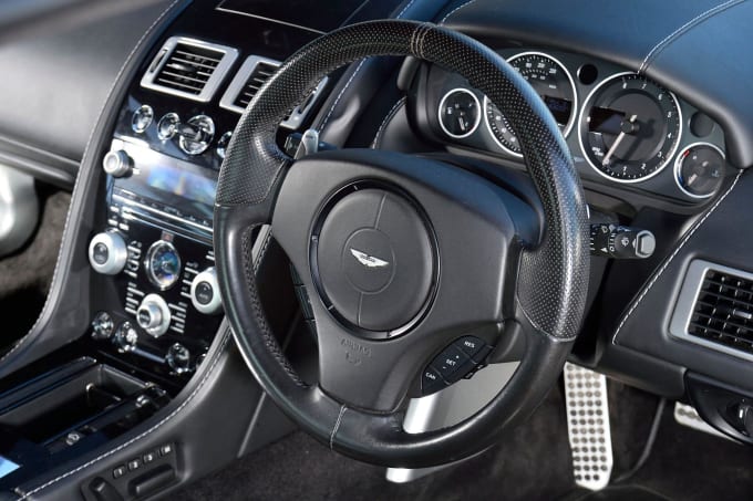 2025 Aston Martin Dbs