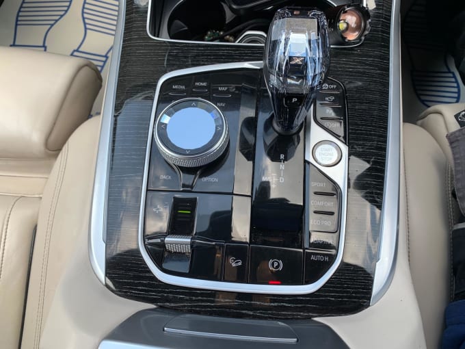 2025 BMW X7