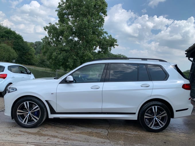 2025 BMW X7