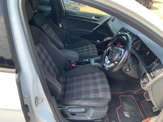 2025 Volkswagen Golf