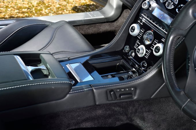 2025 Aston Martin Dbs