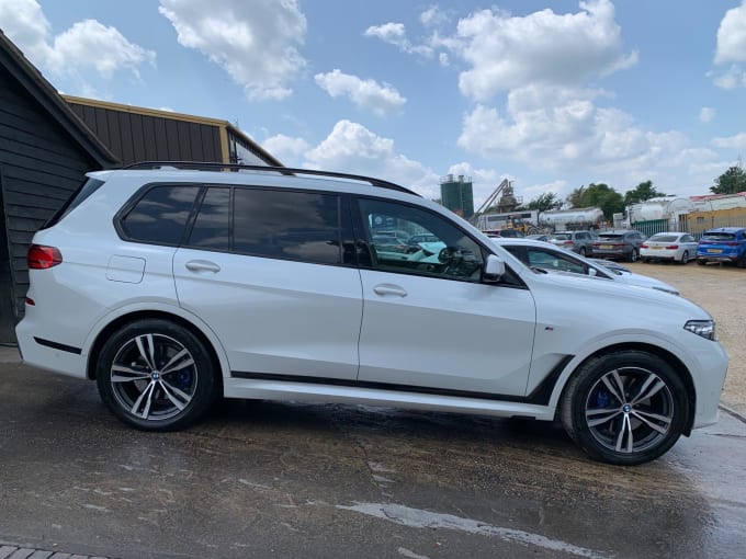 2025 BMW X7