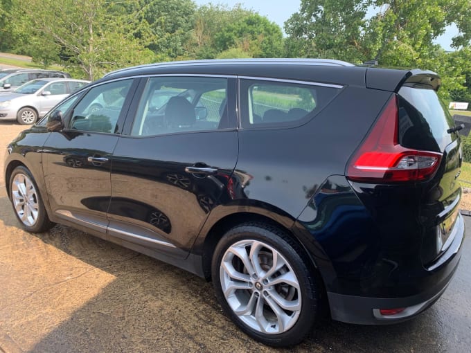 2025 Renault Grand Scenic