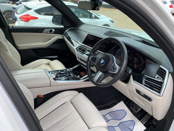 2025 BMW X7