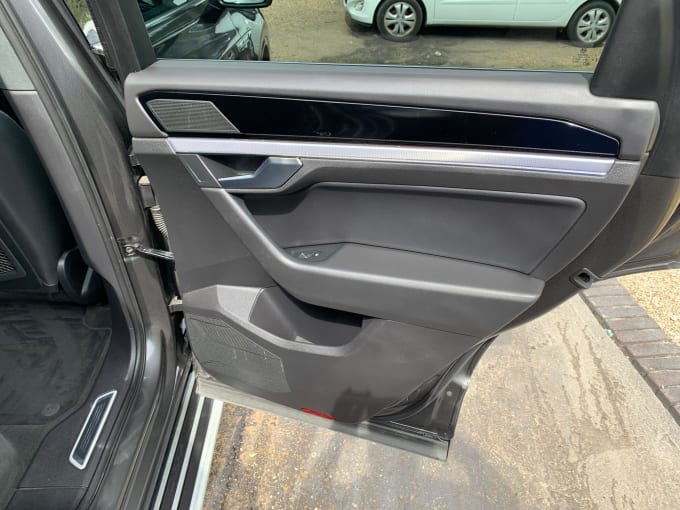 2025 Volkswagen Touareg