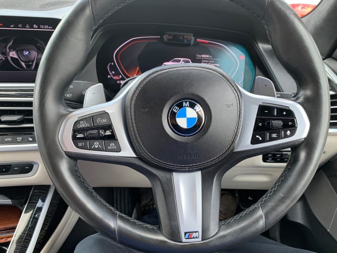 2025 BMW X7