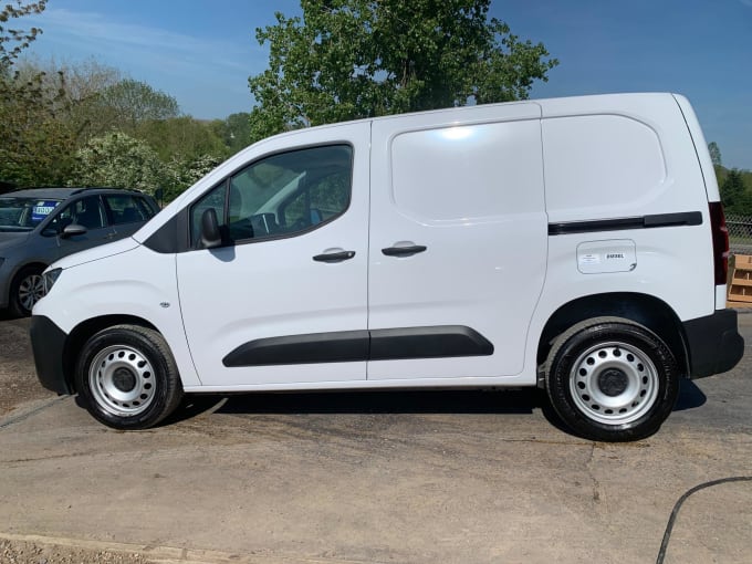 2025 Peugeot Partner