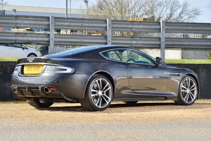 2025 Aston Martin Dbs